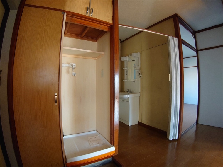 洗濯機置場について考える 団地の洗濯機置場をリフォームする場合のポイントのお話です 厚木市 愛甲石田駅の賃貸売買不動産物件情報は有限会社なかじま商事にご相談下さい